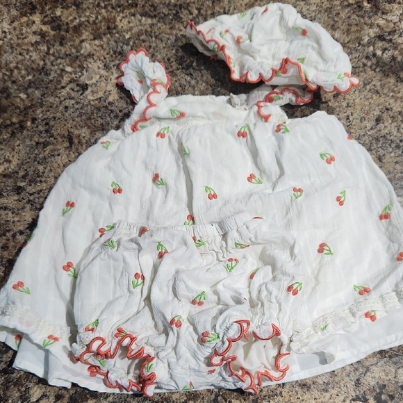 White and Red Kids Matching Set - Picture 2 of 11